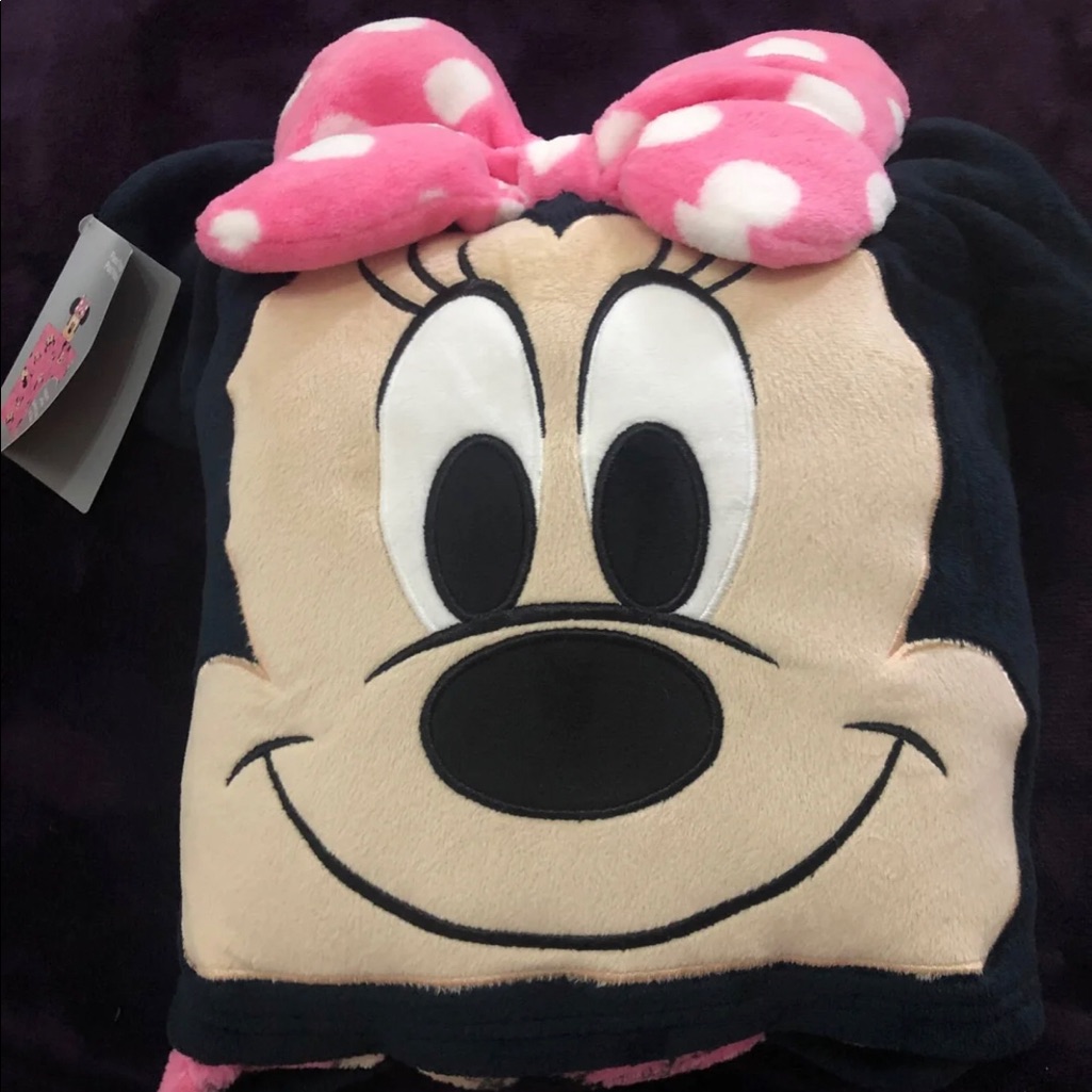 Minnie Mouse Throw